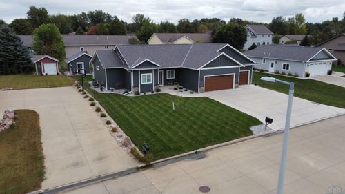 301 Louisiana Ave Nw, Orange City, IA, 51041-3307 | Card Image