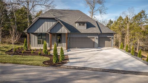 17 Sable Dr, Bella Vista, AR, 72715-4951 | Card Image