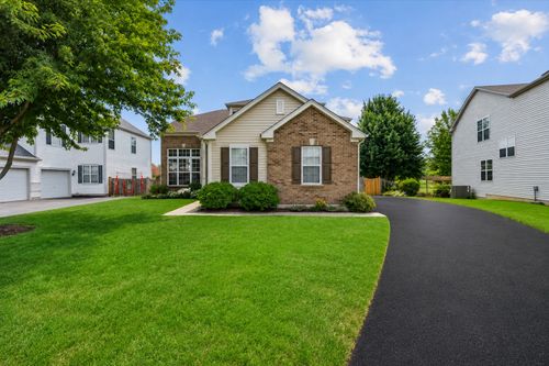 2033 Greenview Dr, Woodstock, IL, 60098-7005 | Card Image