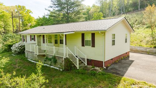 120 Huckleberry Ln, Rocky Top, TN, 37769-5569 | Card Image