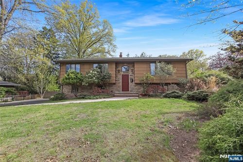 45 Lenox Ave, Demarest, NJ, 07627-2010 | Card Image