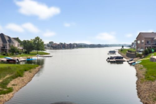 10450 Doubletree Dr S, Crown Point, IN, 46307-9368 | Card Image