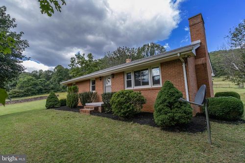 90 Smedley Ln, BENTONVILLE, VA, 22610-2571 | Card Image