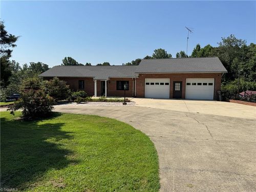 1802 Slate Rd, King, NC, 27021-8038 | Card Image