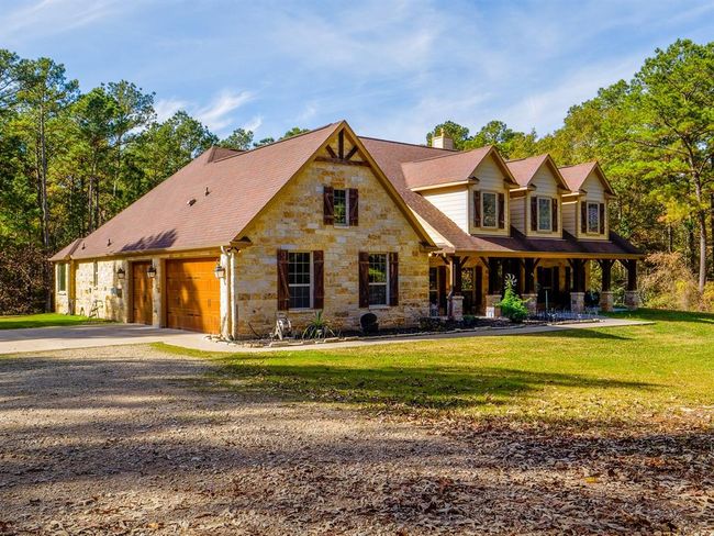 1142 Fletcher, Home with 3 bedrooms, 4 bathrooms and 3 parking in Anderson TX | Image 6