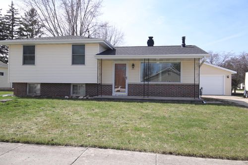 1717 Jackson St, New Holstein, WI, 53061-1611 | Card Image