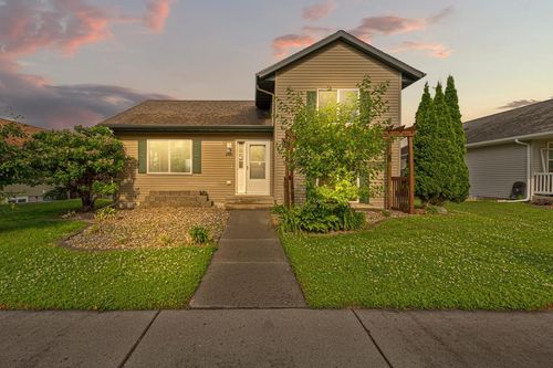 2112 York St, Saint Peter, MN, 56082-1773 | Card Image