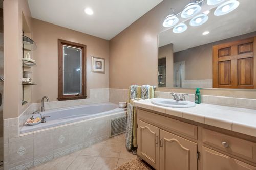 34066 Myelle Rd, Kingston, IL, 60145-8035 | Card Image