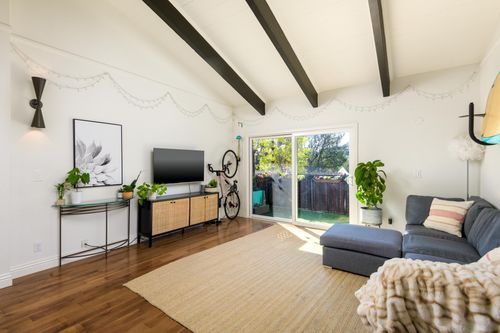 apt-4-856 Highland Dr, Santa Barbara, CA, 93109-1335 | Card Image