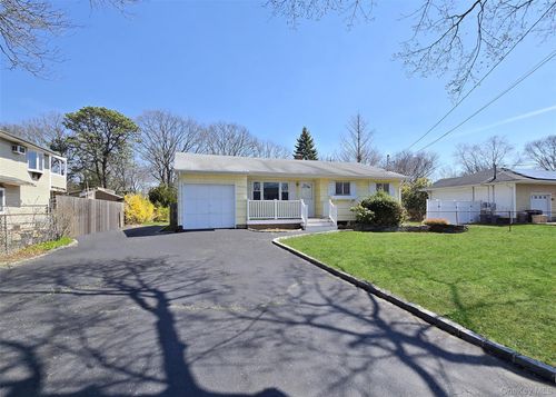 2069 Feuereisen Ave, Ronkonkoma, NY, 11779-6303 | Card Image