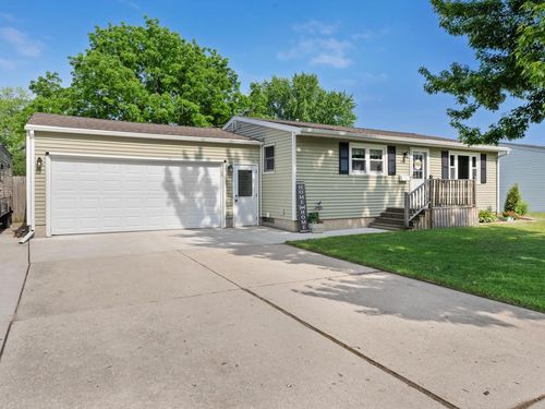 1445 Daisy Drive, Manitowoc, WI, 54220 | Card Image