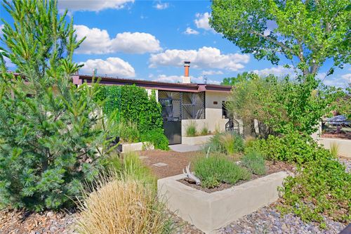 1722 Callejon Emilia, Santa Fe, NM, 87501-2312 | Card Image