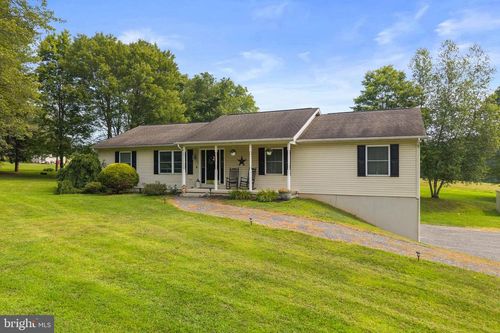 285 Twin Flower Cir, KUNKLETOWN, PA, 18058-2557 | Card Image