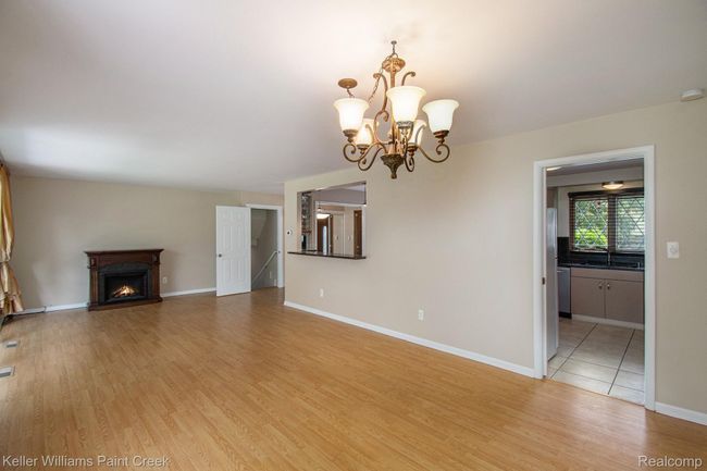 7374 Woodridge Rd, House other with 4 bedrooms, 2 bathrooms and null parking in West Bloomfield MI | Image 7