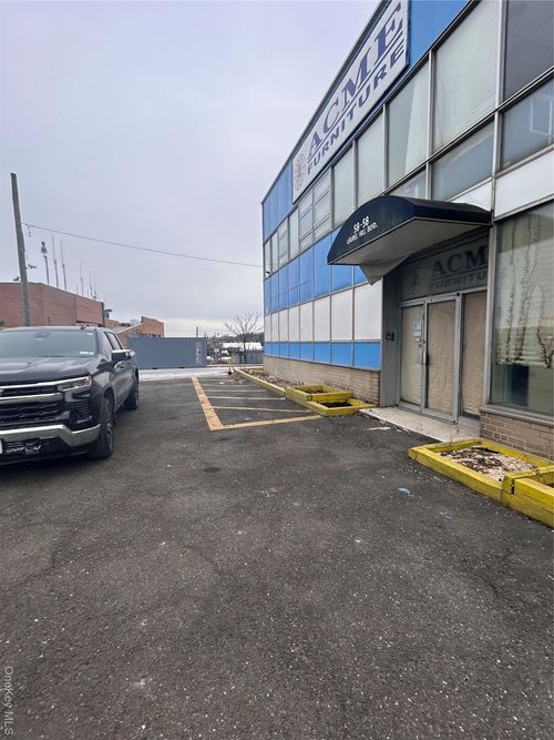 5858 Laurel Hill Boulevard, New York, NY, 11377 | Card Image