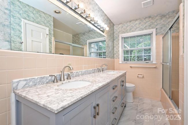 Hall Bath | Image 27