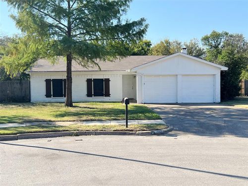 1001 E Georgian Road, Saginaw, TX, 76179 | Card Image