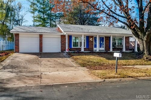 2130 Jenkee Dr, Florissant, MO, 63031-4346 | Card Image