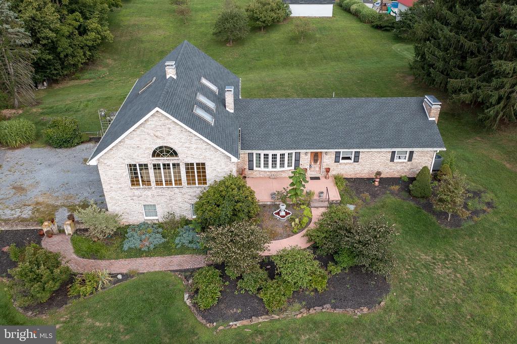 Highland Dr, Mechanicsburg, PA 17055