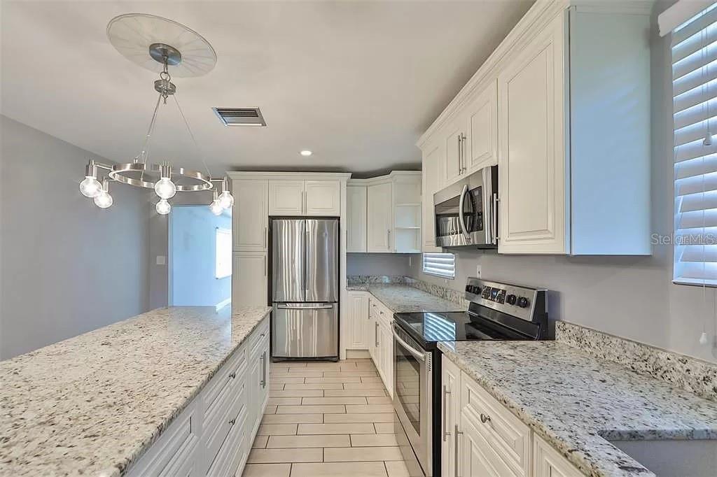 Residential Lease in TAMPA 5