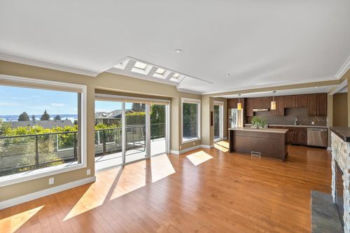 2522 Nelson Ave, West Vancouver, BC, V7V2R6 | Card Image