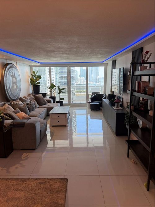 a2847-1717 N Bayshore Dr, Miami, FL, 33132-1103 | Card Image