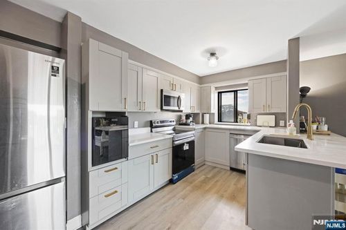 300 Park St, Hackensack, NJ, 07601-4344 | Card Image