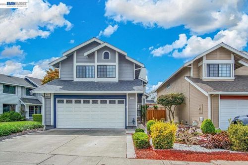 3560 Mcsherry Way, Alameda, CA, 94502-7075 | Card Image