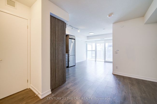 1506 - 219 Dundas St E, Condo with 2 bedrooms, 1 bathrooms and null parking in Toronto ON | Image 4