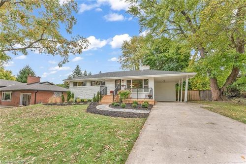 95 Seneca Dr, Ancaster, ON, L9G3B7 | Card Image