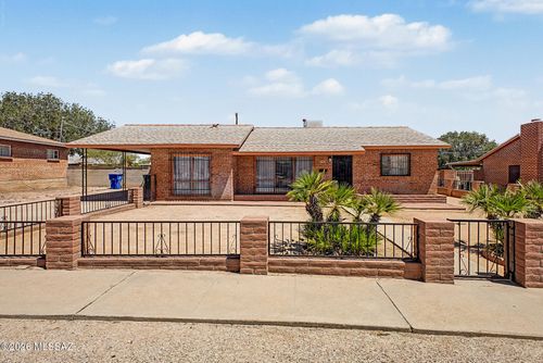 6619 E Scarlett St, Tucson, AZ, 85710-1006 | Card Image
