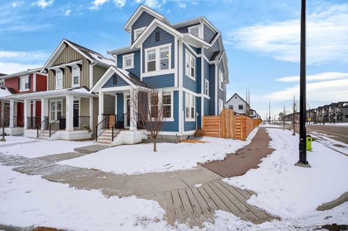 401 S Point Glen Sw, Airdrie, AB, T4B4L1 | Card Image