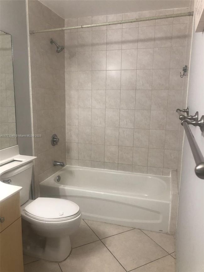 APT-510 - 2280 Sw 32 Nd Ave, Condo with 1 bedrooms, 1 bathrooms and null parking in Miami FL | Image 8