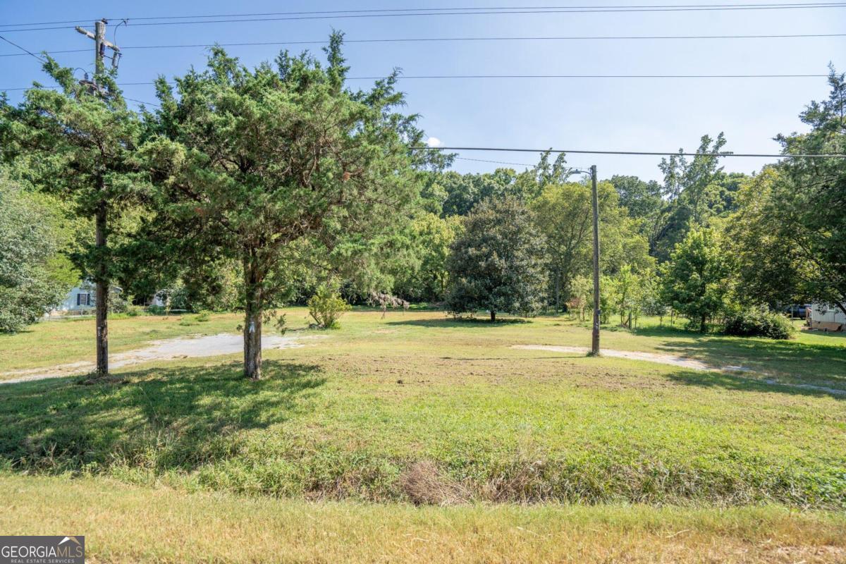 Wax Rd, Silver Creek, GA 30173