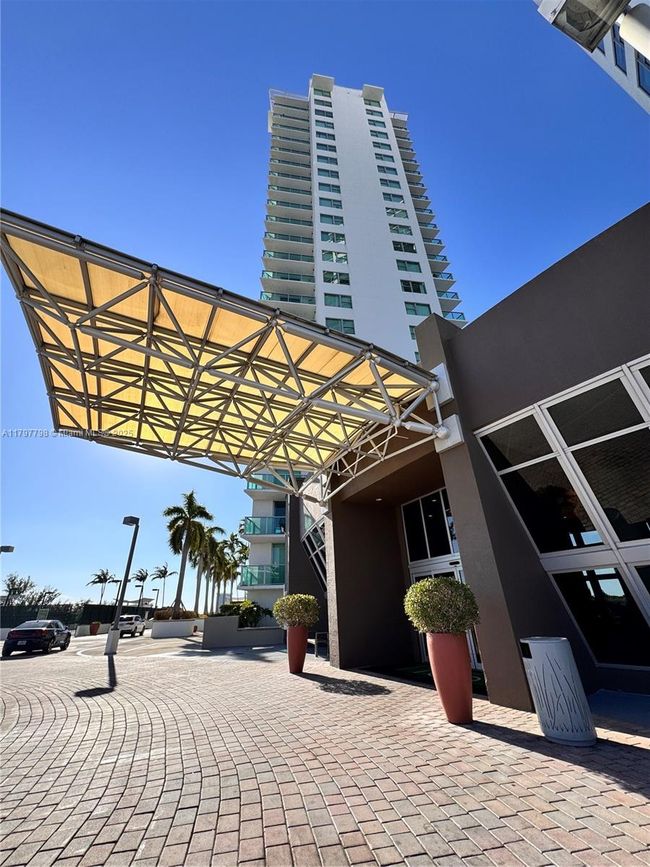APT-508S - 2681 N Flamingo Rd, Condo with 3 bedrooms, 3 bathrooms and null parking in Sunrise FL | Image 36