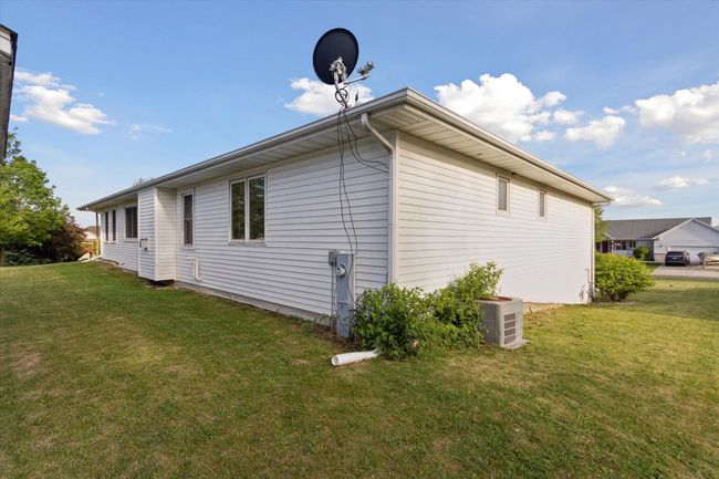 605 E Rime Street, House other with 3 bedrooms, 3 bathrooms and null parking in ORFORDVILLE WI | Image 45