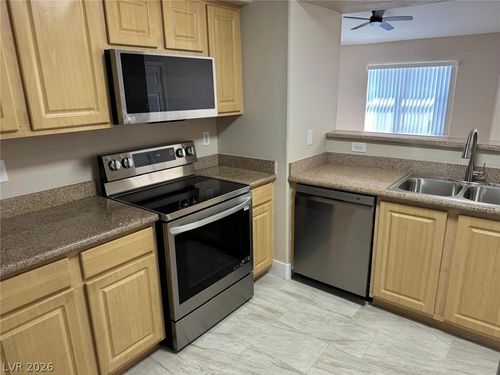 2017-8000 Badura Ave, Las Vegas, NV, 89113-2105 | Card Image