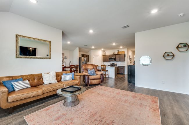 6109 Ballenger Rd, House other with 4 bedrooms, 2 bathrooms and null parking in Aubrey TX | Image 6