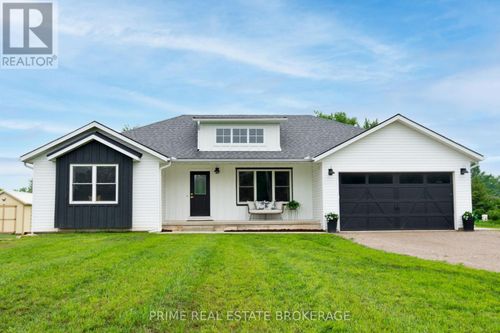 8865 Iona Rd, Iona Station, ON, N0L1P0 | Card Image
