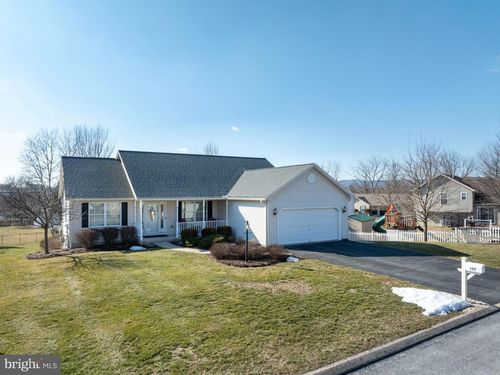 107 Arbor Bluff Dr, Bellefonte, PA, 16823-9611 | Card Image