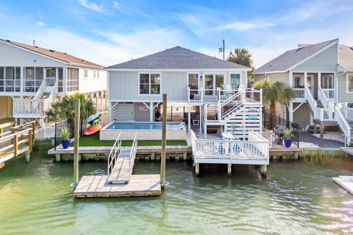 330 51st Ave N, North Myrtle Beach, SC, 29582-1320 | Card Image