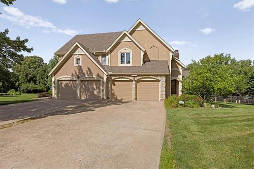 11907 Westgate St, Overland Park, KS, 66213-2221 | Card Image