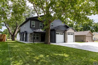 303 Cedar, House other with 6 bedrooms, 5 bathrooms and null parking in Perry KS | Image 2