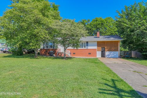 1515 Charles Dr, Knoxville, TN, 37918-2252 | Card Image