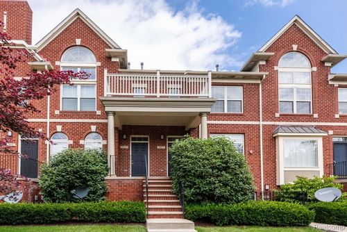 3027 Camden Dr, Troy, MI, 48084-7021 | Card Image