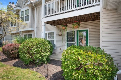 512-22559 Lenox Dr, Fairview Park, OH, 44126-3601 | Card Image