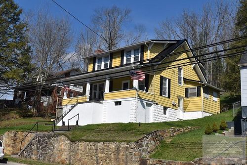 1922 Virginia Ave, Bluefield, VA, 24605-1135 | Card Image