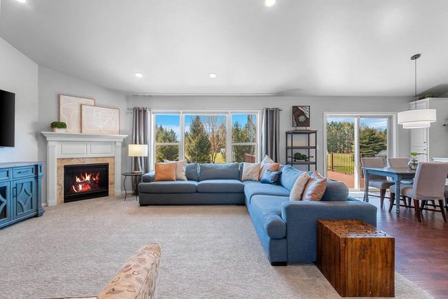 635 Pebblestone Circle, House other with 4 bedrooms, 4 bathrooms and null parking in HOBART WI | Image 6