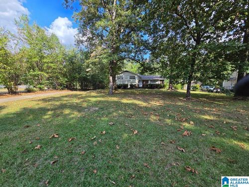 633 4th Ct, Pleasant Grove, AL, 35127-1729 | Card Image