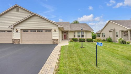 N6590 Westwind Drive, Fond Du Lac, WI, 54937 | Card Image